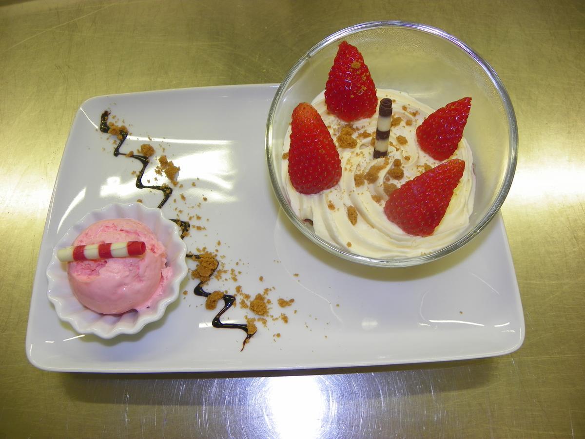 Logis- Hotel Spa Restaurant L'Epicurial Saint-Pey-de-Castets Esterno foto
