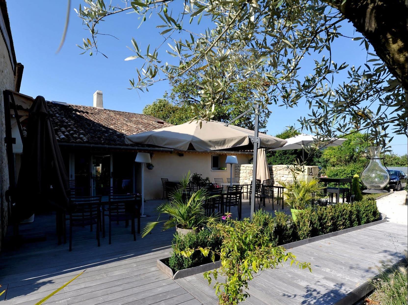 Logis- Hotel Spa Restaurant L'Epicurial Saint-Pey-de-Castets Esterno foto
