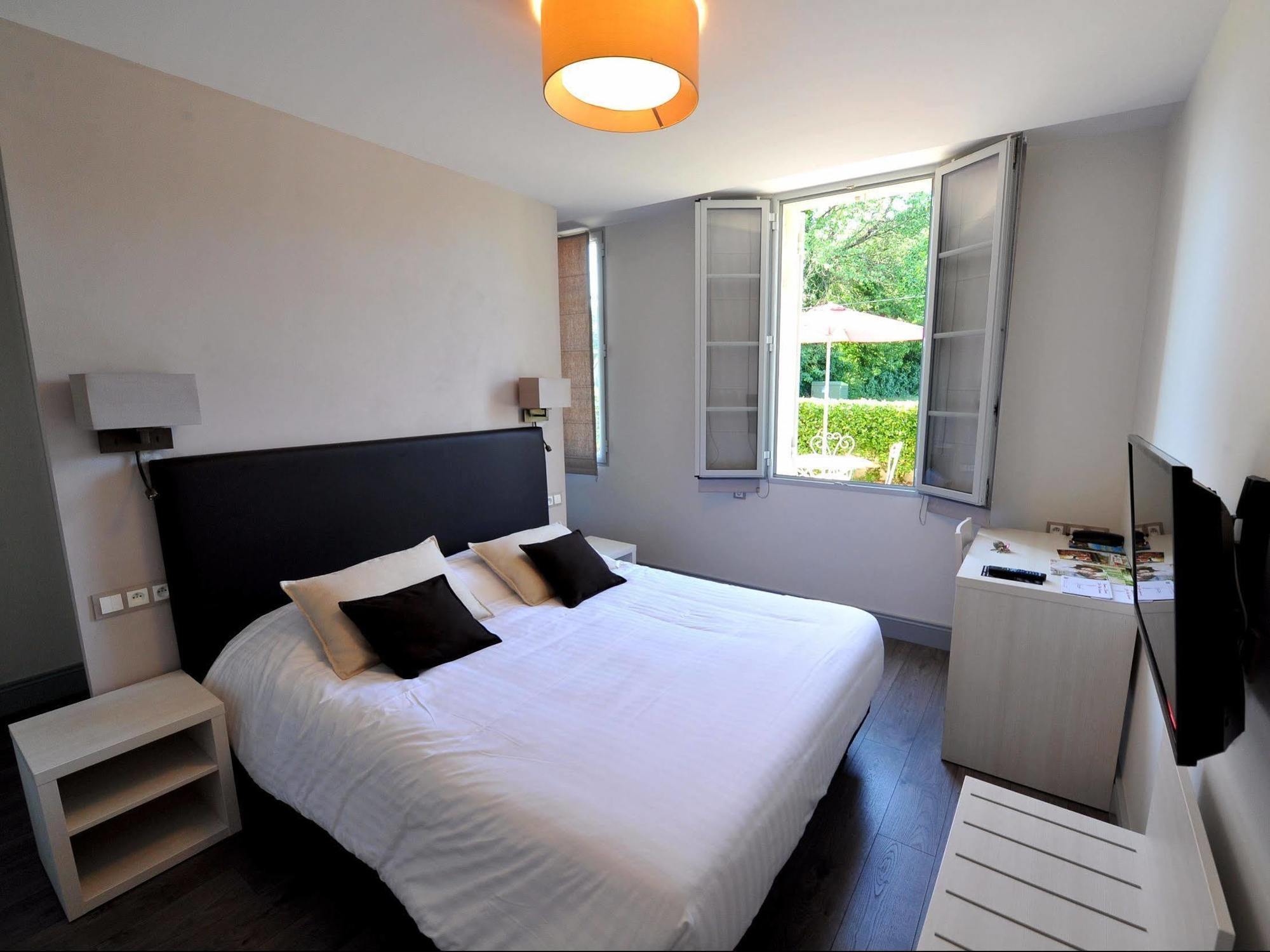 Logis- Hotel Spa Restaurant L'Epicurial Saint-Pey-de-Castets Esterno foto