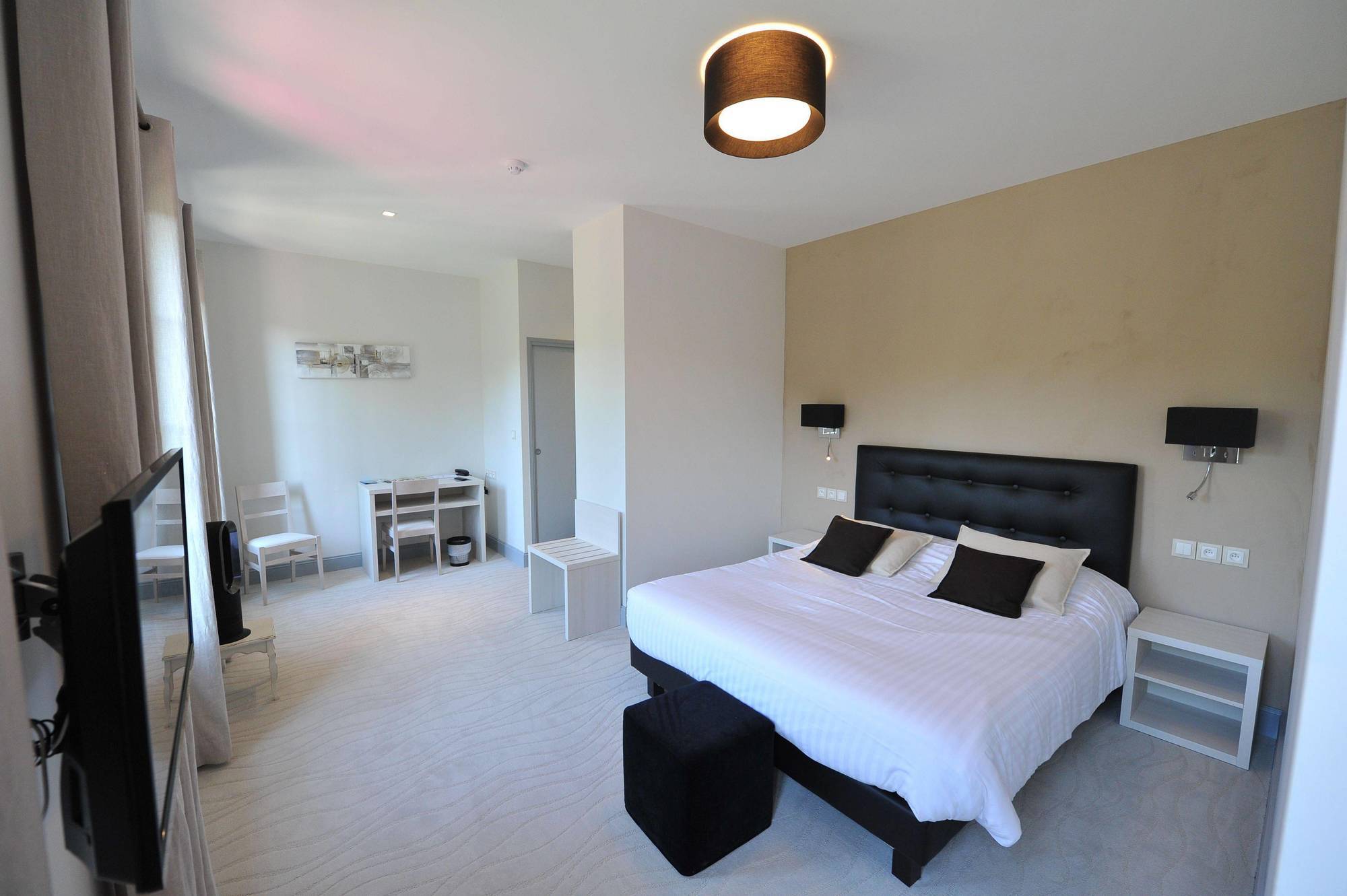 Logis- Hotel Spa Restaurant L'Epicurial Saint-Pey-de-Castets Esterno foto