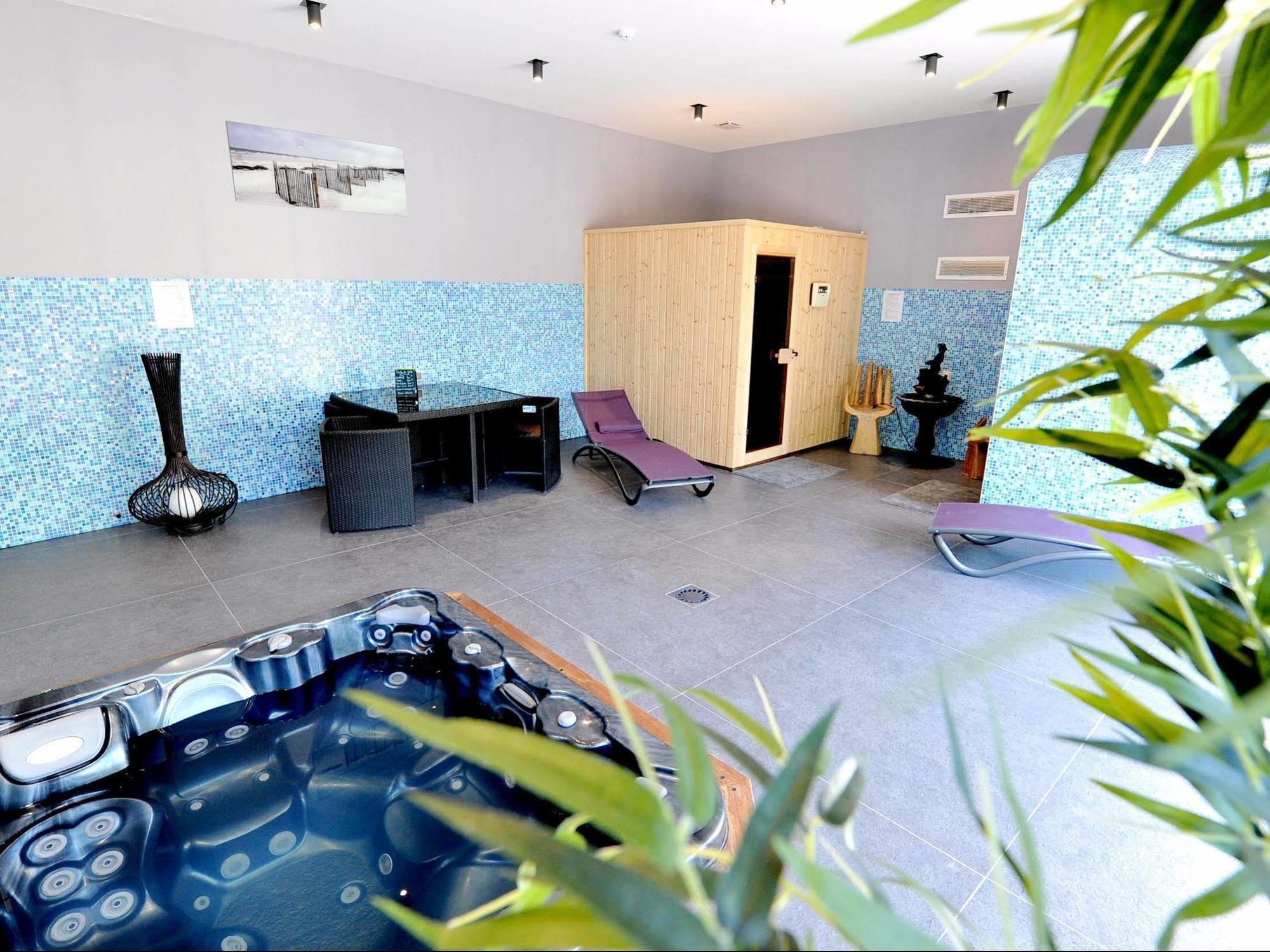 Logis- Hotel Spa Restaurant L'Epicurial Saint-Pey-de-Castets Esterno foto